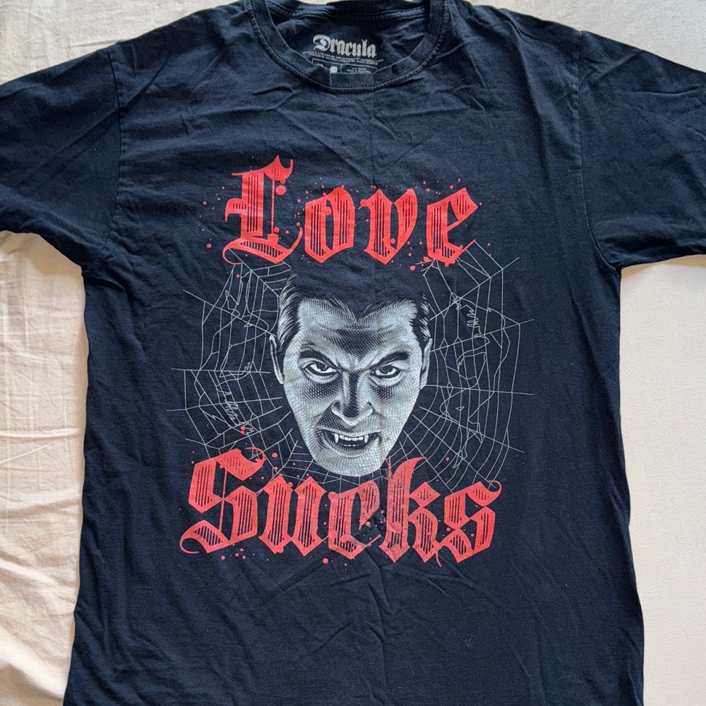 Dracula Loot Crate Black 'Love Sucks' Graphic Tee used/vintage.